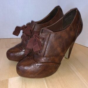 Not Rated Lace Up Booties/Size 9